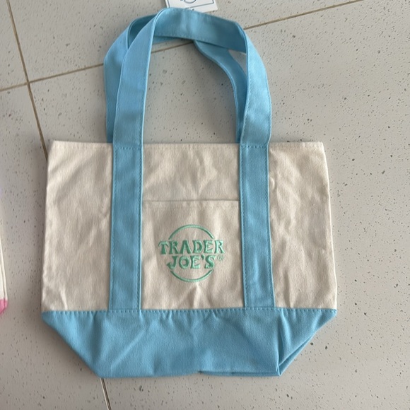 Trader Joe’s Mini Pastel Canvas Tote Bag Set - Picture 7 of 7